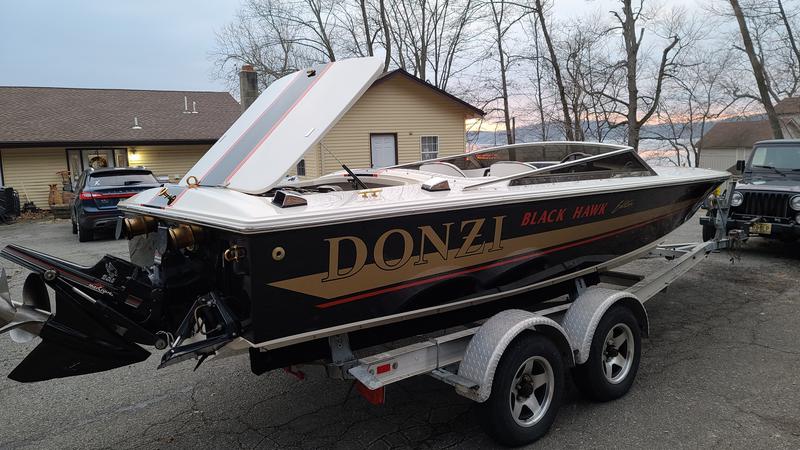 Donzi Blackhawk 22'