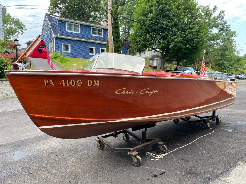 1954 17' Chris Craft Runabout